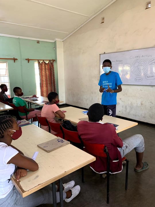 Nkosi during a school visit on the importance of climate change during the World Children’s Day 2020 commemorations in Harare, Zimbabwe. © Courtesy of Unicef Zimbabwe